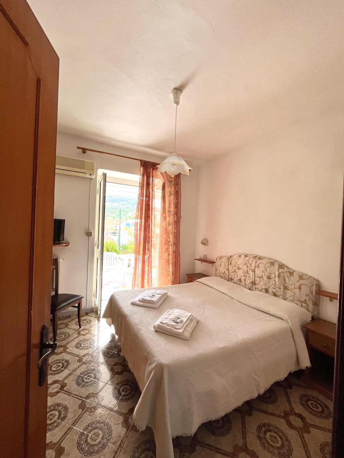 Hotel La Maggioressa Casamicciola Terme Bagian luar foto
